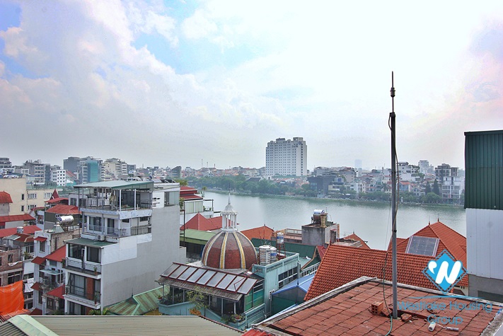 High-end and bright one bedroom apartment for rent in Xuan Dieu st, Tay Ho